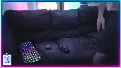 Snapshot of 19reddragon86 chatting on October 4, 2025, 8:18 pm 19reddragon86 online show from October 4, 2025, 8:18 pm