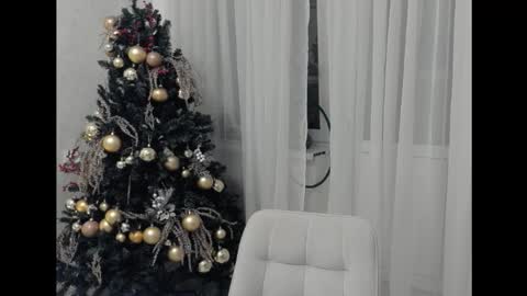 Adriana online show from December 22, 2025, 11:02 pm