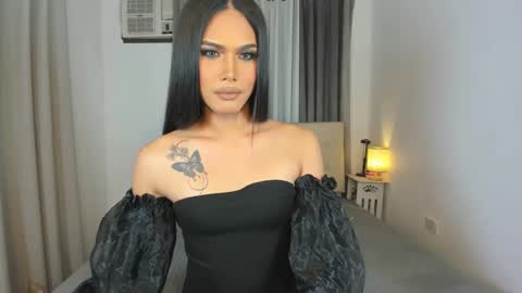 Snapshot of 8inchesmisstresscock chatting on December 21, 2024, 3:09 pm Kendalicious online show from December 21, 2024, 3:09 pm