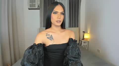 Snapshot of 8inchesmisstresscock chatting on December 21, 2024, 6:23 pm Kendalicious online show from December 21, 2024, 6:23 pm