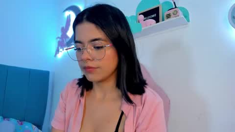 Alice  online show from September 12, 2025, 2:55 am