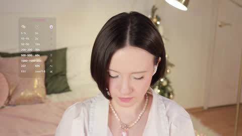 Snapshot of _female_essence_ chatting on December 30, 2024, 3:14 am Essie online show from December 30, 2024, 3:14 am