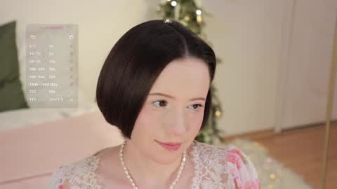 Snapshot of _female_essence_ chatting on December 31, 2024, 1:04 am Essie online show from December 31, 2024, 1:04 am