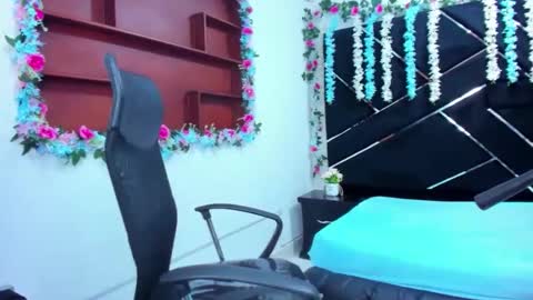 Snapshot of _isabella_swan chatting on October 31, 2025, 2:56 am _isabella_swan online show from October 31, 2025, 2:56 am