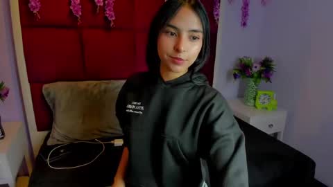 Snapshot of _isabella_swan chatting on November 9, 2025, 2:21 am _isabella_swan online show from November 9, 2025, 2:21 am