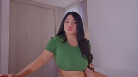 Alejandra suescun online show from February 4, 2025, 7:11 pm