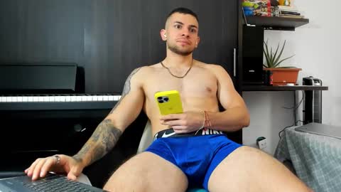 Snapshot of _logan_s chatting on February 23, 2026, 12:02 pm logan online show from February 23, 2026, 12:02 pm