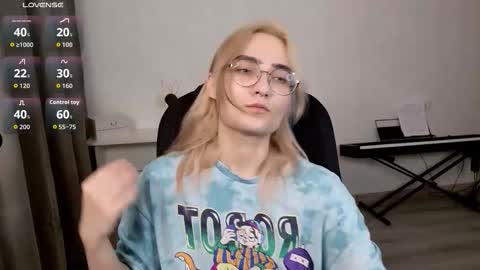 _meow_neko_ online show from February 22, 2026, 10:41 pm