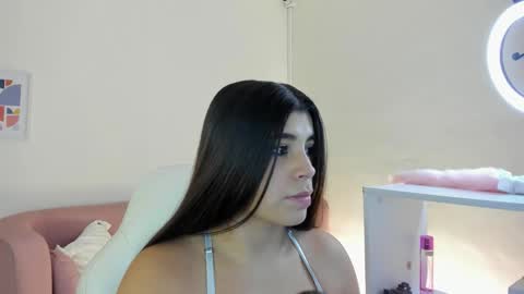 Snapshot of _mia_blue_18_ chatting on March 1, 2026, 1:46 pm MIa blue 18 online show from March 1, 2026, 1:46 pm