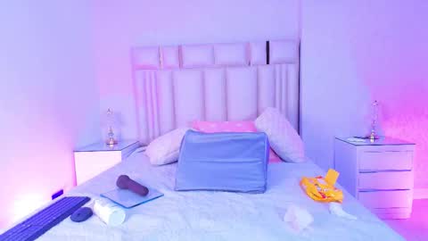 Snapshot of _miavelvet chatting on February 19, 2026, 12:01 pm Mia online show from February 19, 2026, 12:01 pm