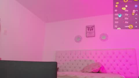 Snapshot of _miia_sweet chatting on September 22, 2025, 11:45 am Paula online show from September 22, 2025, 11:45 am