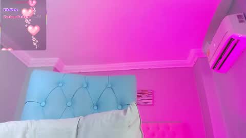 Snapshot of _miia_sweet chatting on December 1, 2025, 11:59 am Paula online show from December 1, 2025, 11:59 am