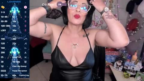 Snapshot of _miranda_spark chatting on December 6, 2024, 6:15 am Miranda online show from December 6, 2024, 6:15 am