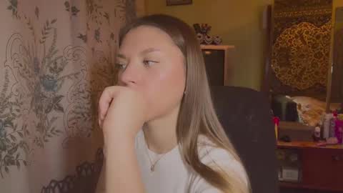 Snapshot of _monaflame_ chatting on February 4, 2026, 4:13 pm Mona online show from February 4, 2026, 4:13 pm