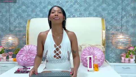 Snapshot of _ninafox_ chatting on October 17, 2025, 2:08 pm ninafox online show from October 17, 2025, 2:08 pm