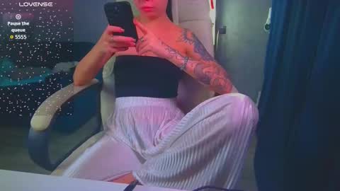 Snapshot of _pink__rabbit_ chatting on February 18, 2026, 7:59 am Ilona online show from February 18, 2026, 7:59 am