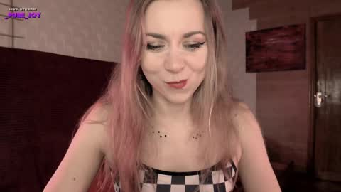 Snapshot of _pure_joy chatting on December 6, 2024, 8:40 pm Joy online show from December 6, 2024, 8:40 pm