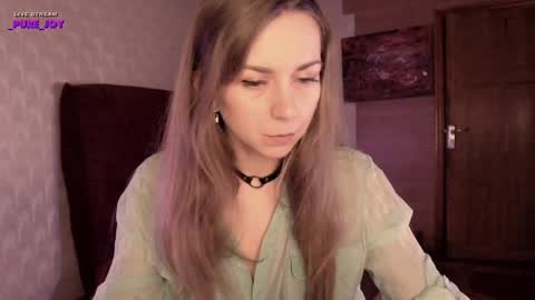 Snapshot of _pure_joy chatting on December 12, 2024, 8:32 pm Joy online show from December 12, 2024, 8:32 pm