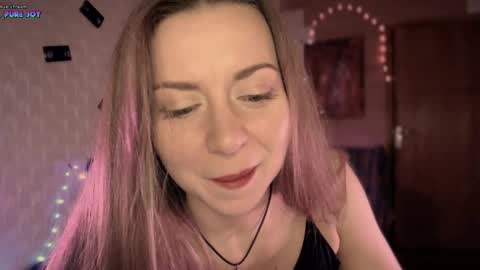 Snapshot of _pure_joy chatting on February 21, 2025, 11:43 pm Joy online show from February 21, 2025, 11:43 pm