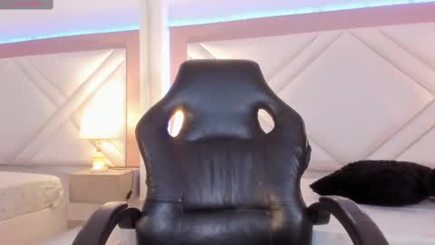 Snapshot of _shayra_ chatting on March 11, 2025, 11:44 am Shayra online show from March 11, 2025, 11:44 am