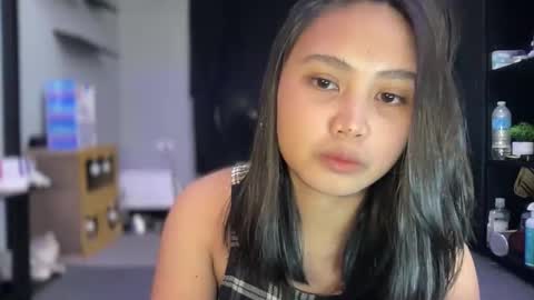 _shinelee online show from December 2, 2025, 10:53 am