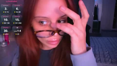 Snapshot of _slutty_fox_ chatting on September 30, 2025, 3:06 pm Alice online show from September 30, 2025, 3:06 pm