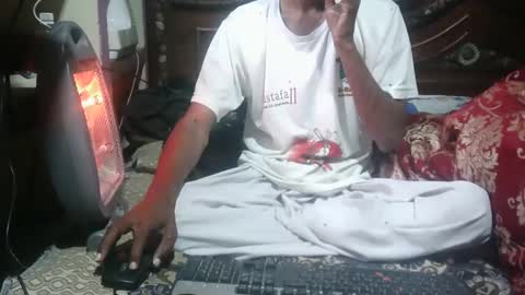 Snapshot of aakhan804 chatting on February 19, 2025, 7:05 pm aakhan804 online show from February 19, 2025, 7:05 pm