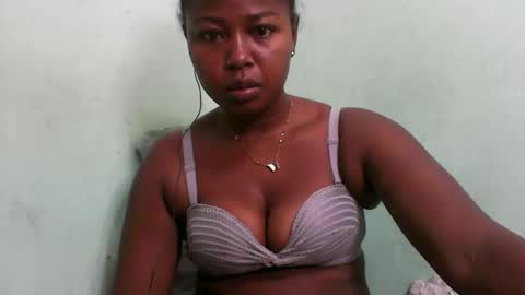 Snapshot of abella677022 chatting on February 20, 2026, 2:41 am abella677022 online show from February 20, 2026, 2:41 am