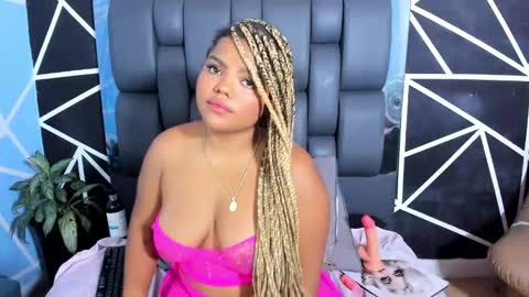 Cloe Adams  online show from February 22, 2025, 1:02 pm