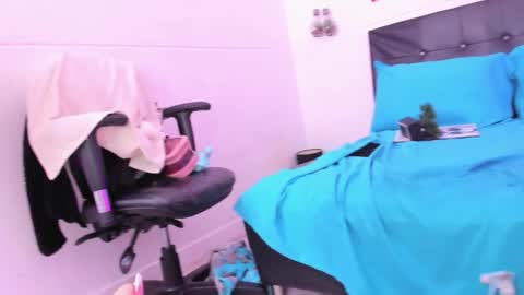 Cloe Adams  online show from January 31, 2026, 7:11 pm