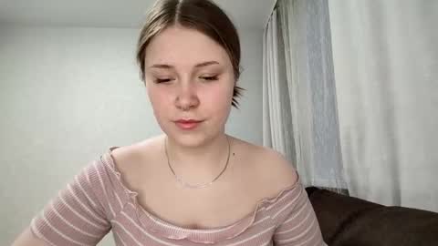 adele_veli online show from January 5, 2025, 11:48 am