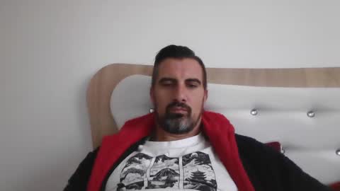 Snapshot of adyyyyyyyyyy35 chatting on October 16, 2025, 8:37 am Adrian online show from October 16, 2025, 8:37 am