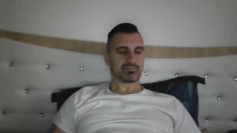 Snapshot of adyyyyyyyyyy35 chatting on February 9, 2026, 7:01 am Adrian online show from February 9, 2026, 7:01 am