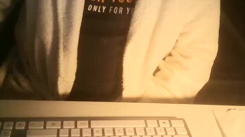 Snapshot of ahmole chatting on February 16, 2025, 8:33 pm Ole online show from February 16, 2025, 8:33 pm