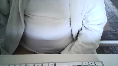 Snapshot of ahmole chatting on November 19, 2025, 10:59 am Ole online show from November 19, 2025, 10:59 am