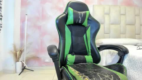 Snapshot of aida_rose chatting on February 14, 2026, 6:26 pm karoline online show from February 14, 2026, 6:26 pm