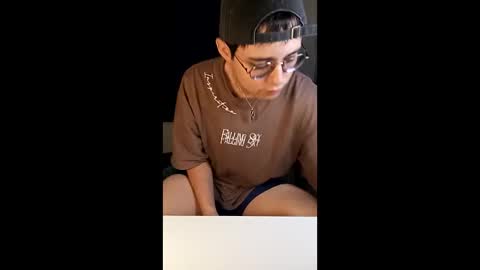 Snapshot of aiden_dwayne chatting on February 3, 2026, 1:04 am Aiden online show from February 3, 2026, 1:04 am