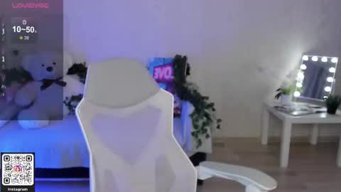 Snapshot of aiklynne chatting on February 11, 2026, 1:38 pm Lynn online show from February 11, 2026, 1:38 pm