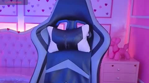 Snapshot of ailen_t_ chatting on September 19, 2025, 2:35 am ailen online show from September 19, 2025, 2:35 am