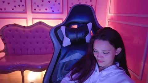 Snapshot of ailen_t_ chatting on October 16, 2025, 10:27 am ailen online show from October 16, 2025, 10:27 am