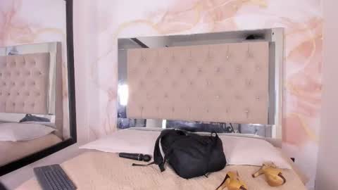 Snapshot of ainaah_ chatting on February 2, 2026, 11:09 am Ainaah online show from February 2, 2026, 11:09 am