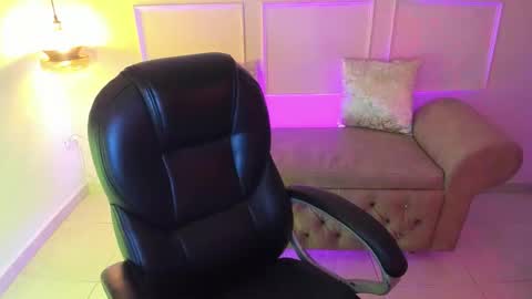 Snapshot of aitana_kahlo chatting on February 7, 2026, 8:01 pm Aitana online show from February 7, 2026, 8:01 pm