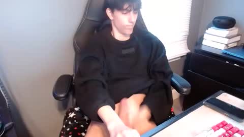 Snapshot of aittamz chatting on December 16, 2024, 6:27 pm matt online show from December 16, 2024, 6:27 pm