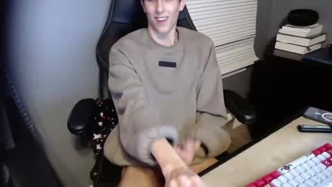 Snapshot of aittamz chatting on December 18, 2024, 6:43 am matt online show from December 18, 2024, 6:43 am