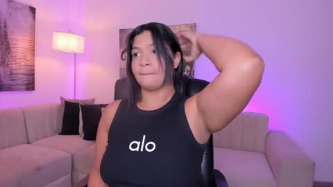 Snapshot of alaiia7 chatting on November 22, 2025, 7:35 pm Alaia online show from November 22, 2025, 7:35 pm