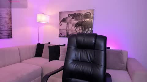 Snapshot of alaiia7 chatting on January 11, 2026, 7:41 pm Alaia online show from January 11, 2026, 7:41 pm