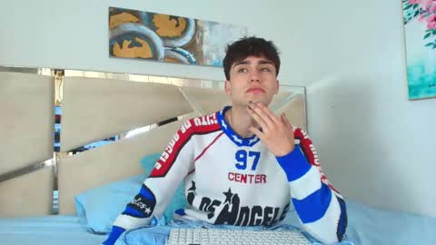 Snapshot of alec_rogue chatting on November 23, 2025, 2:17 pm alec online show from November 23, 2025, 2:17 pm