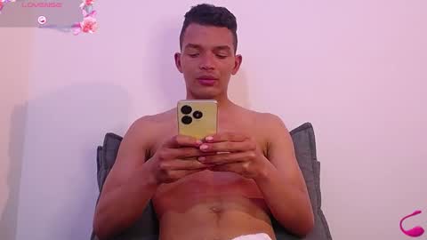 Snapshot of alejandro1993399605 chatting on December 9, 2024, 12:01 am Alejandro online show from December 9, 2024, 12:01 am