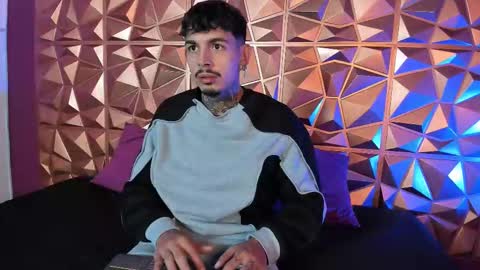 Snapshot of aleking13 chatting on October 5, 2025, 12:25 pm aleking13 online show from October 5, 2025, 12:25 pm