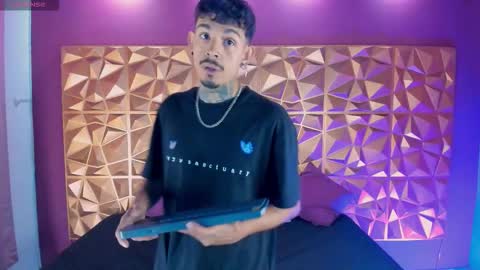 Snapshot of aleking13 chatting on October 8, 2025, 12:36 pm aleking13 online show from October 8, 2025, 12:36 pm